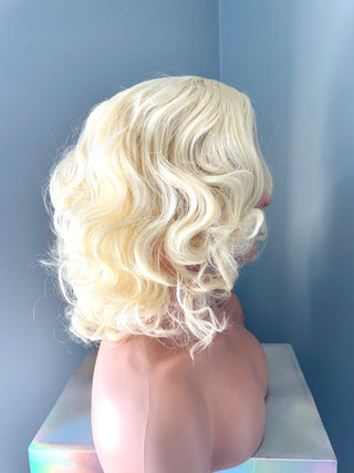 "Marilyn" - Short Blonde Hollywood Wig