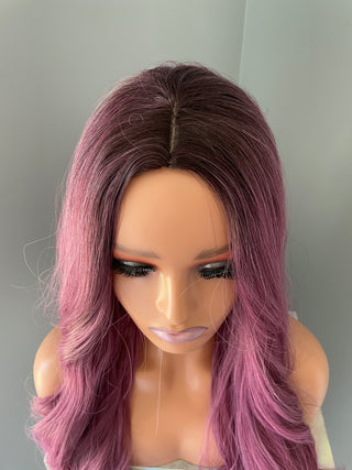 "Kyla" - Perruque Synthétique Courte Droite Lace Front Violet Néon