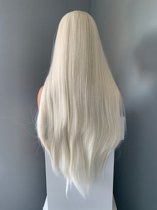 "Becky" - Longue perruque blonde blanche avec frange