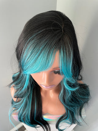 "Misty" - Perruque Synthétique Bleu Menthe Glacée