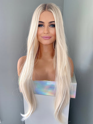 "Miranda" - Perruque longue blonde blanche avec dentelle partielle