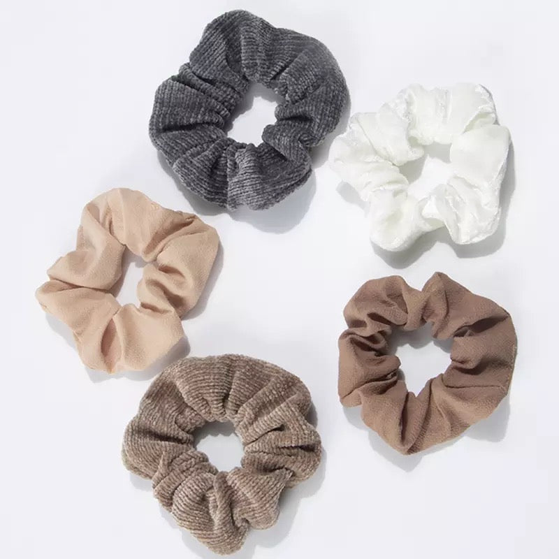 5PC Scrunchie Box Gift Set | Brown Knit Set